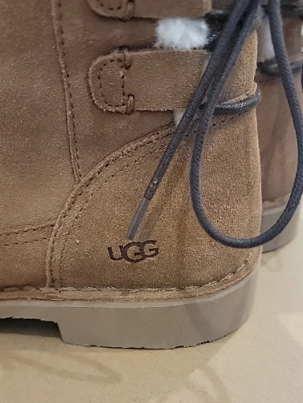 UGG Women's Naiyah Ankle Boots In Chestnut~Size 8~New In Box